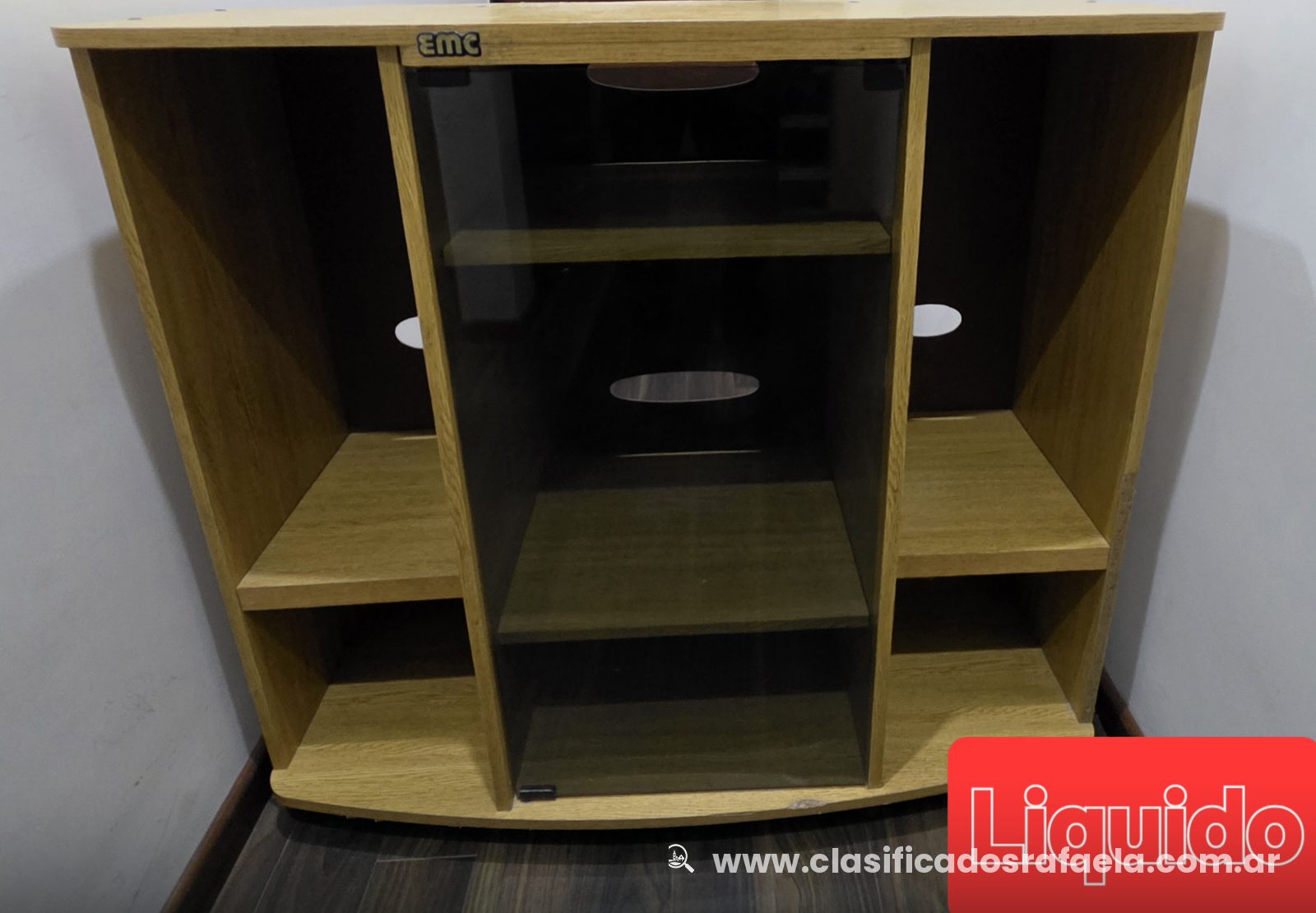 Mueble para TV marca EMC en Hogar y Jardín - Rafaela
