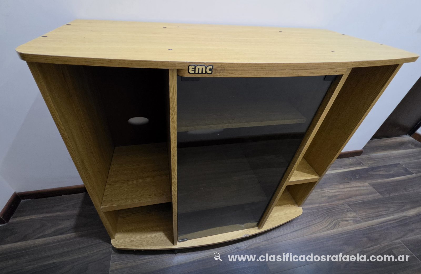 Foto 6 de Mueble para TV marca EMC