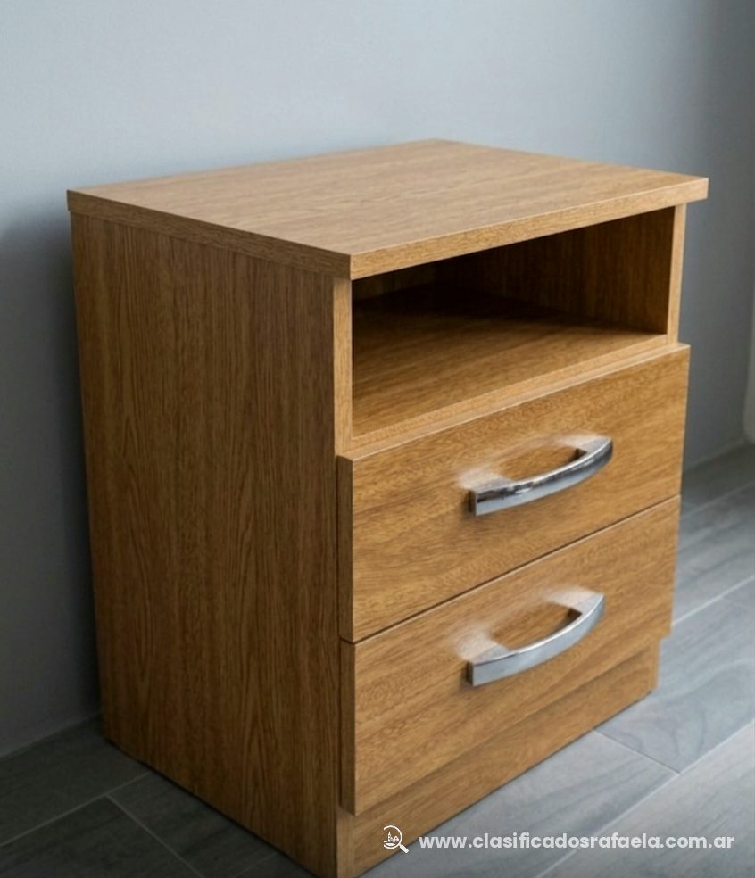 Foto 2 de Mesita de luz de madera con 2 cajones y estante